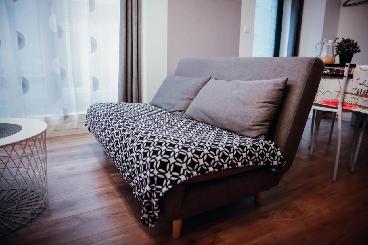 Cosy Et Moderne En Centre Ville, Fibre Haut Debit Ernée Exterior photo