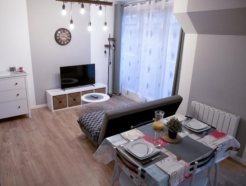 Cosy Et Moderne En Centre Ville, Fibre Haut Debit Ernée Exterior photo